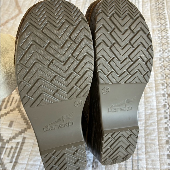 Floral Patterned Clogs - Picture 5 of 5